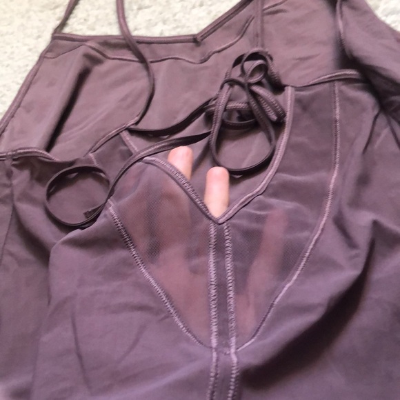 Lululemon tank retired style - Picture 4 of 5